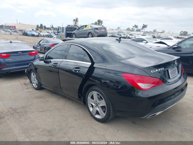 Mercedes-Benz CLA 250 2018 WDDSJ4EB0JN564863 Image 3