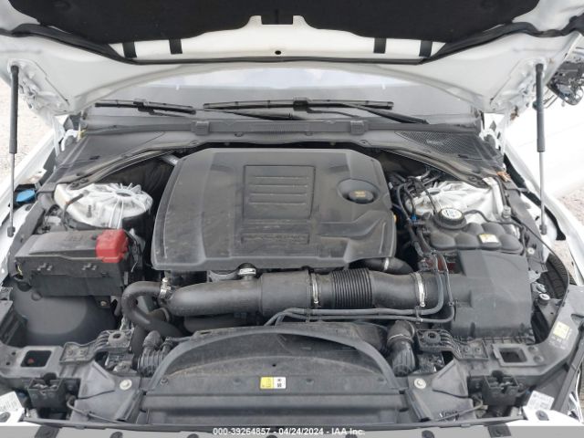 SAJAJ4FX9JCP21335 Jaguar Xe 25t Premium