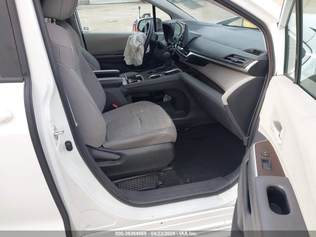 Toyota SIENNA LE 2022 5TDBRKEC3NS116133 Image 5
