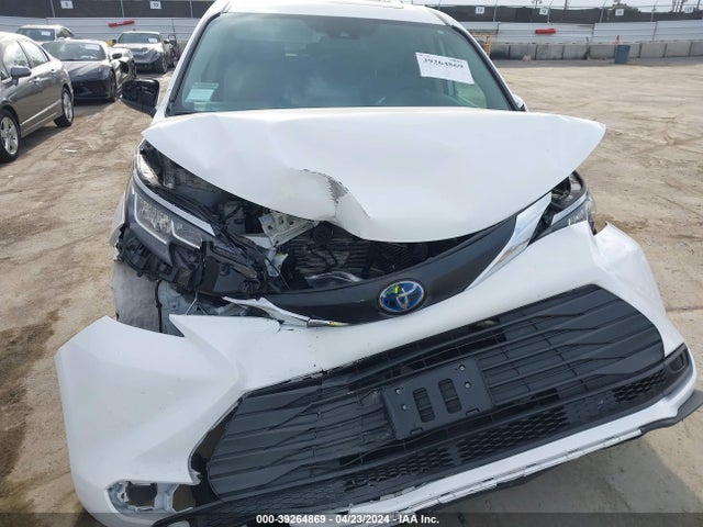 Toyota SIENNA LE 2022 5TDBRKEC3NS116133 Image 6