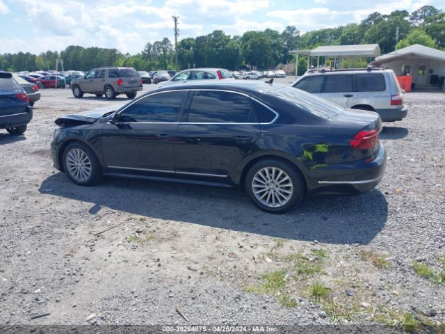 1VWBT7A33HC010661 Volkswagen Passat 1.8t Se