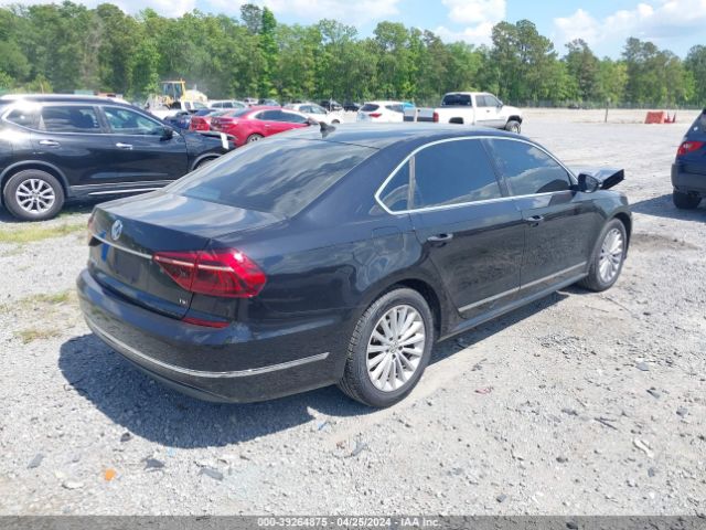 1VWBT7A33HC010661 Volkswagen Passat 1.8t Se