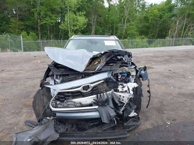 Toyota Highlander Xle 2022 5TDGZRAH6NS102033 Image 11
