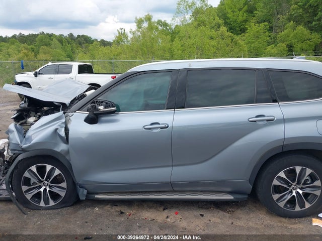 Toyota Highlander Xle 2022 5TDGZRAH6NS102033 Image 13