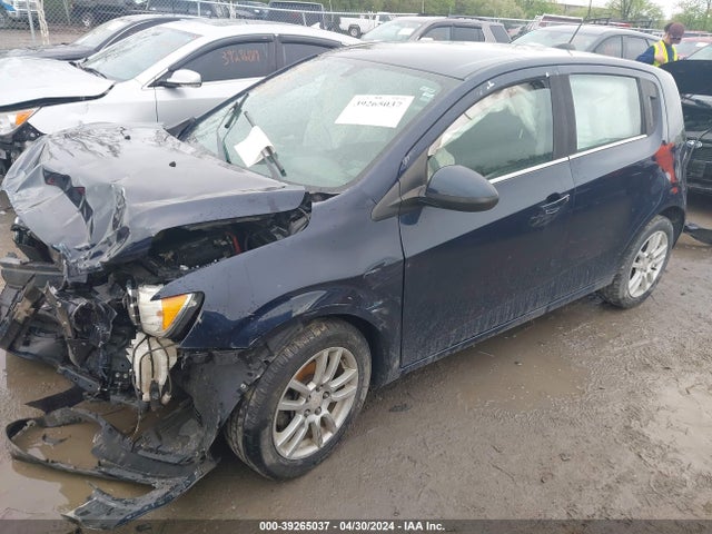 Chevrolet Sonic Lt Auto 2015 1G1JC6SG0F4211802 Image 2