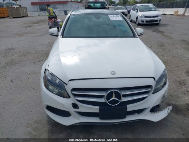 55SWF4JB8HU184292 Mercedes-Benz C 300 Luxury/sport
