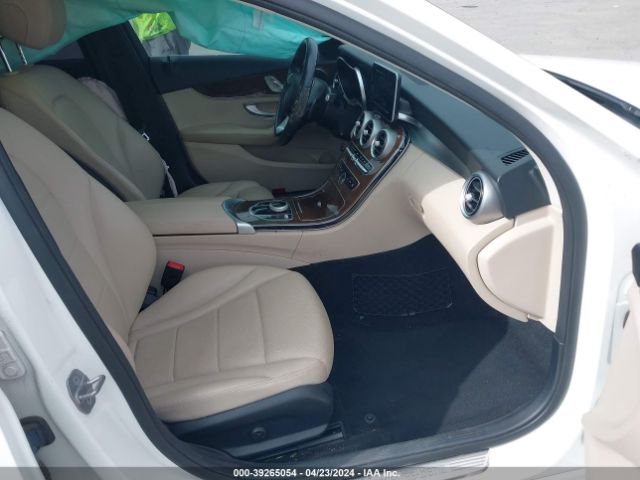 55SWF4JB8HU184292 Mercedes-Benz C 300 Luxury/sport