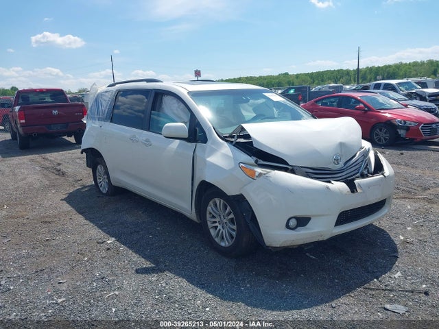 Toyota Sienna Xle Premium 8 Passenger 2017 5TDYZ3DC1HS897577 головне зображення