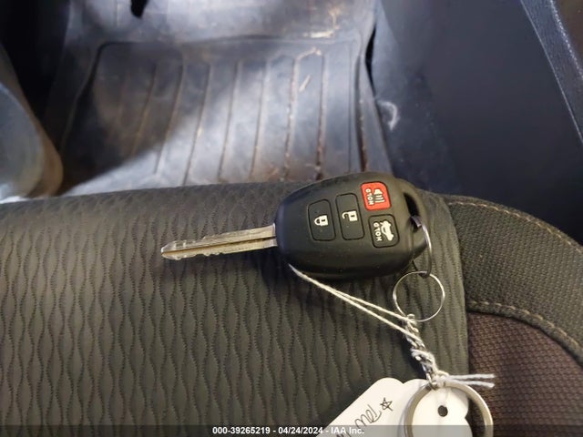 Toyota COROLLA LE 2018 5YFBURHE5JP847380 Image 11