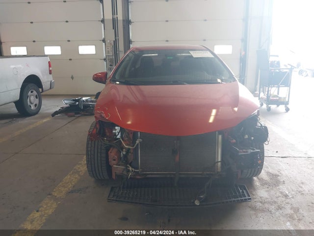 Toyota COROLLA LE 2018 5YFBURHE5JP847380 Image 13