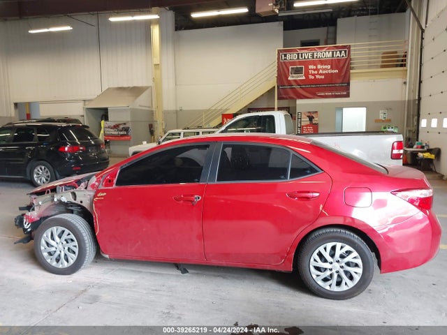 Toyota COROLLA LE 2018 5YFBURHE5JP847380 Image 15