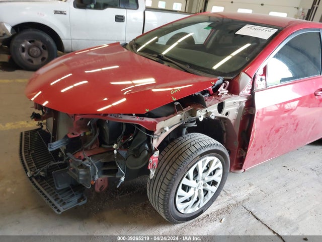 Toyota COROLLA LE 2018 5YFBURHE5JP847380 Image 18