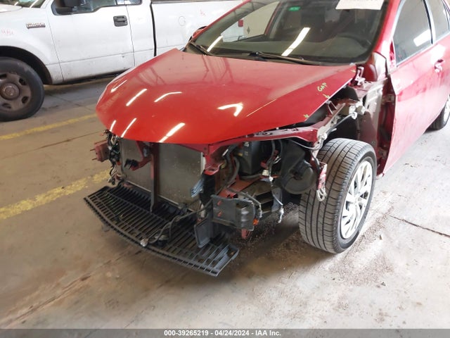 Toyota COROLLA LE 2018 5YFBURHE5JP847380 Image 19