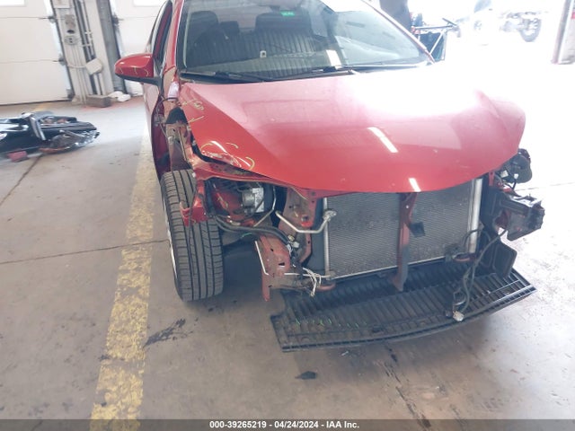 Toyota COROLLA LE 2018 5YFBURHE5JP847380 Image 21