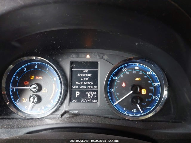 Toyota COROLLA LE 2018 5YFBURHE5JP847380 Image 7