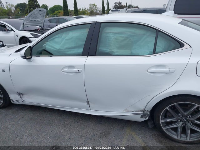 Lexus IS 200T 2016 JTHBA1D29G5021366 Image 30