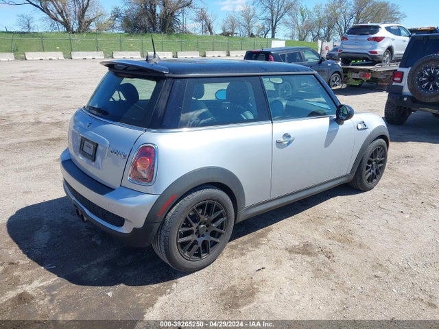 2007 MINI COOPER S WMWMF73507TT83508 Photo 3