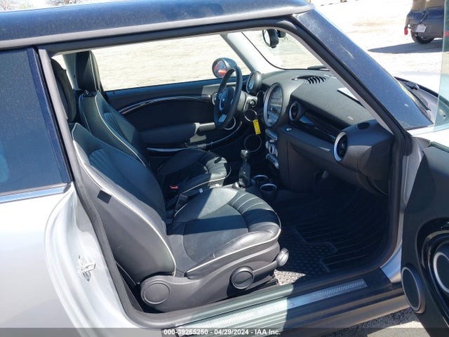 2007 MINI COOPER S WMWMF73507TT83508 Photo 4