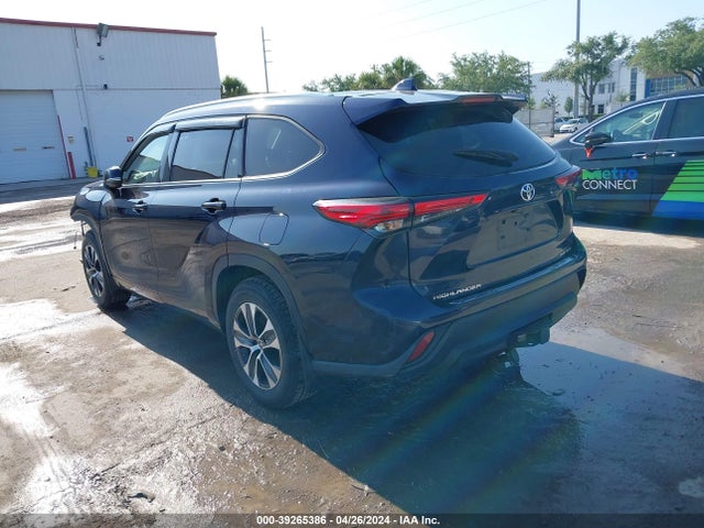 Toyota Highlander Xle 2021 5TDGZRBH0MS523825 Image 3