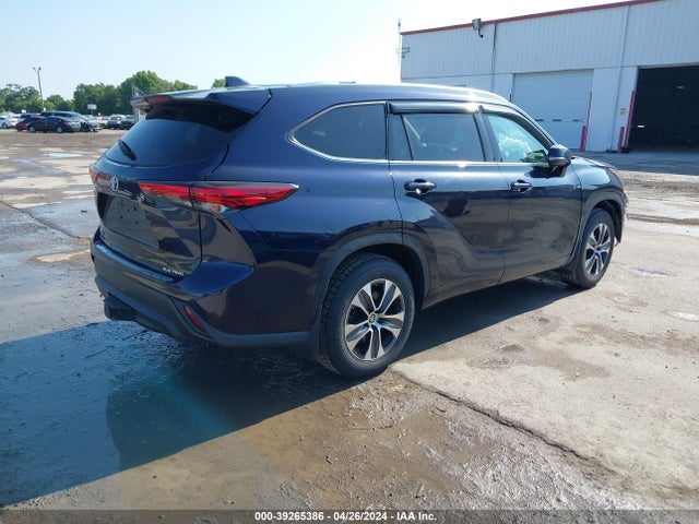 Toyota Highlander Xle 2021 5TDGZRBH0MS523825 Image 4