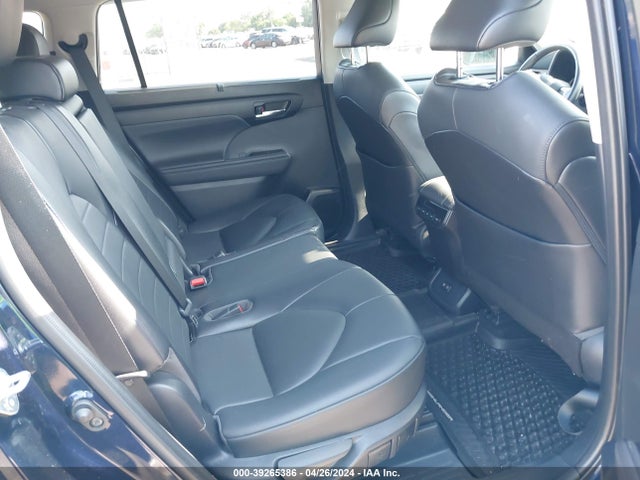 Toyota Highlander Xle 2021 5TDGZRBH0MS523825 Image 8