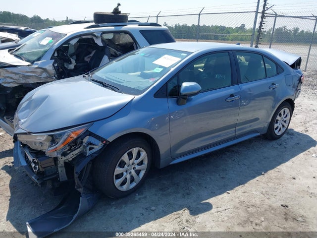 Toyota COROLLA LE 2022 JTDEPMAE7N3025227 Image 2