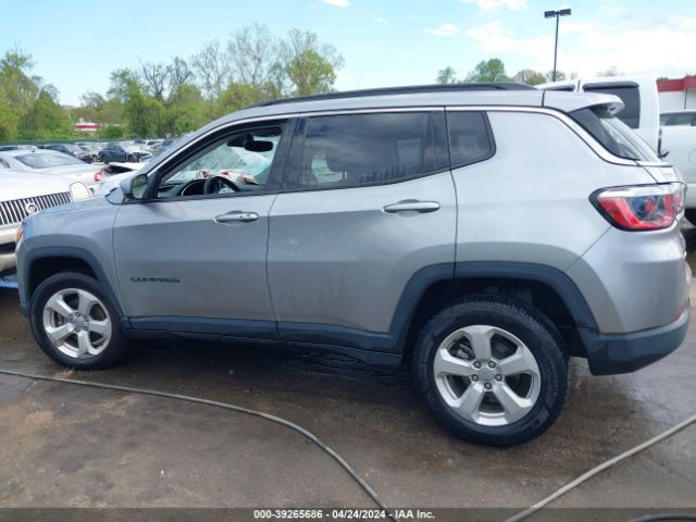 3C4NJDBB4KT767977 Jeep Compass Latitude 4x4