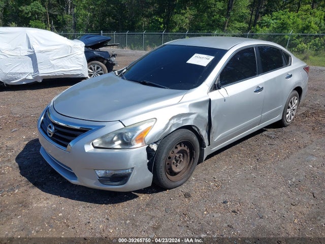 Nissan Altima 2.5 S 2014 1N4AL3AP7EN226108 Image 2