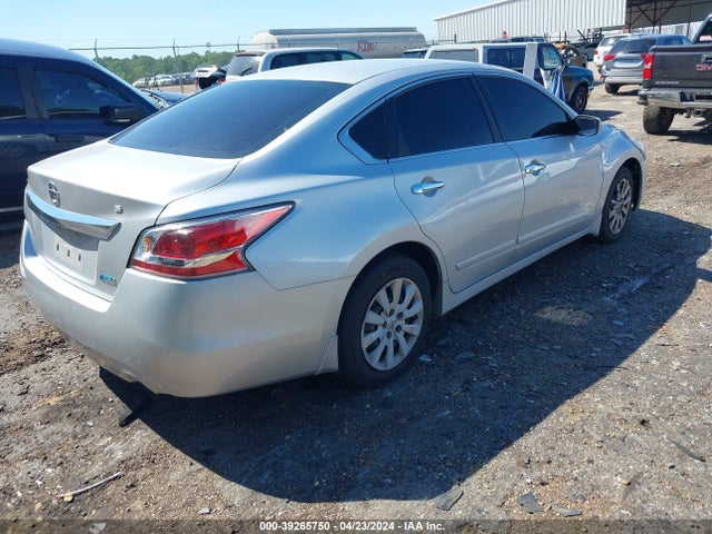 Nissan Altima 2.5 S 2014 1N4AL3AP7EN226108 Image 4