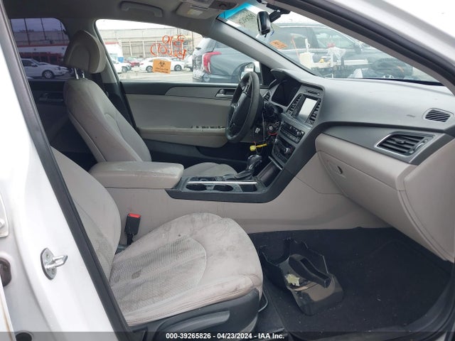 Hyundai SONATA SE 2016 5NPE24AF3GH267172 Image 5