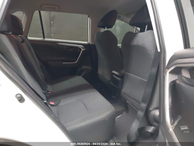 Toyota RAV4 LE 2019 2T3H1RFV2KC012450 Image 8