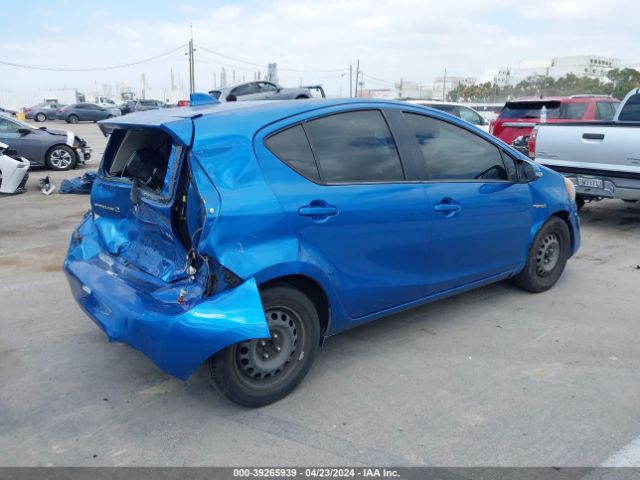 JTDKDTB38F1107709 Toyota Prius C One