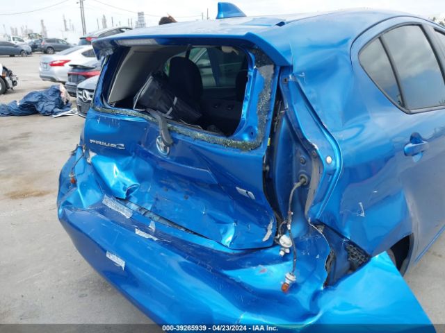 JTDKDTB38F1107709 Toyota Prius C One