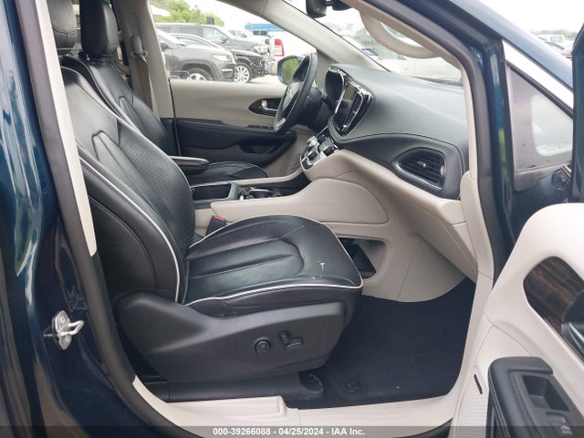 Chrysler Pacifica Limited 2022 2C4RC1GG5NR158435 Image 5