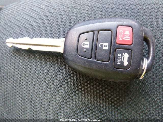 Toyota COROLLA LE 2018 2T1BURHE8JC024748 Image 11