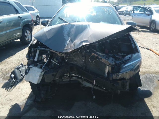 Toyota COROLLA LE 2018 2T1BURHE8JC024748 Image 13