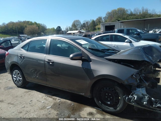 Toyota COROLLA LE 2018 2T1BURHE8JC024748 Image 14