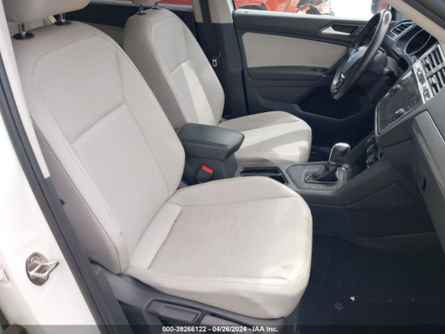3VV3B7AX4JM064554 Volkswagen Tiguan 2.0t Se/2.0t Sel