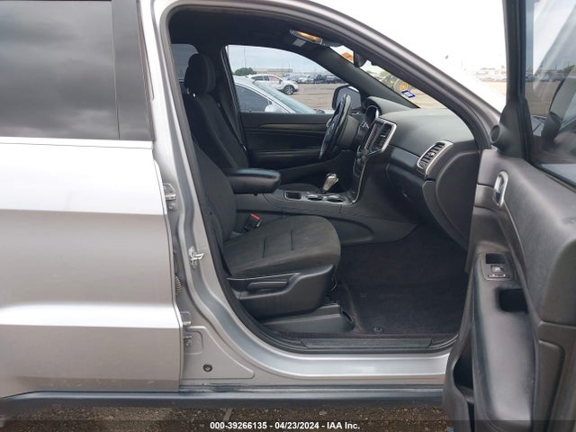 Jeep Grand Cherokee Laredo E 4x2 2018 1C4RJEAG2JC172527 Image 5