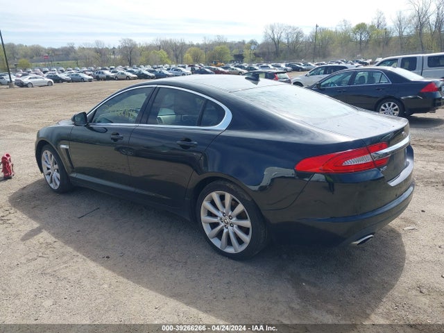 2013 JAGUAR XF SAJWJ0EF2D8S86110 Photo 2