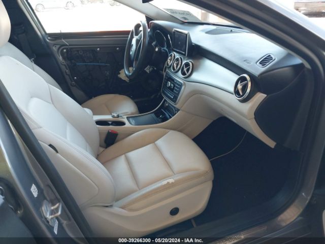 WDCTG4EB5FJ116219 Mercedes-Benz GLA 250