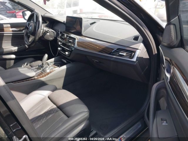 WBA13AG05NCK12452 BMW 530e