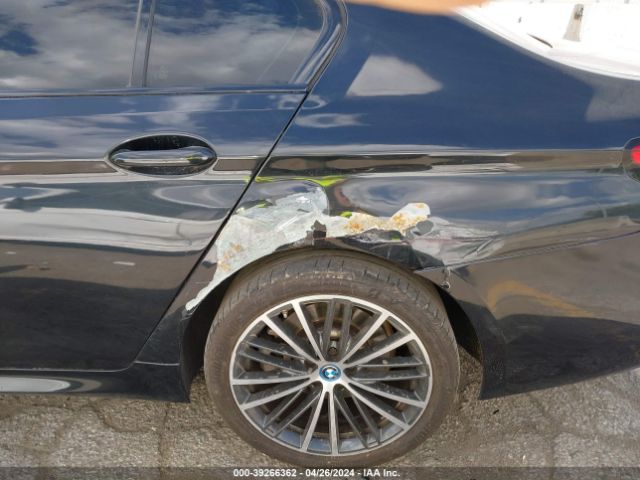 WBA13AG05NCK12452 BMW 530e
