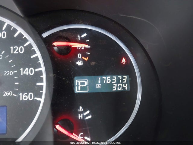 Nissan Quest Sv 2016 JN8AE2KP1G9152732 Image 15