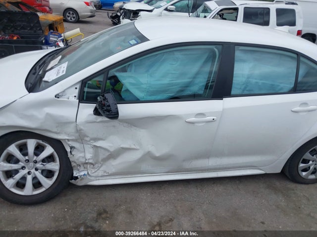 Toyota COROLLA LE 2022 5YFEPMAE9NP383114 Image 13