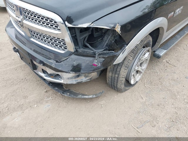 1C6RR7NT6JS230874 RAM 1500 Laramie  4x4 5'7 Box