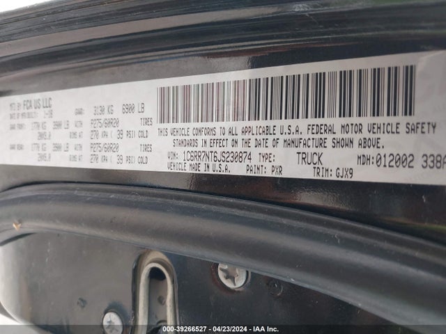 1C6RR7NT6JS230874 RAM 1500 Laramie  4x4 5'7 Box