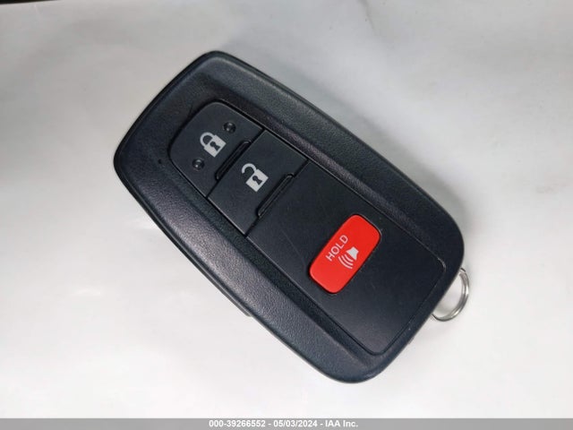 Toyota C-HR XLE 2020 JTNKHMBX4L1090380 Image 11