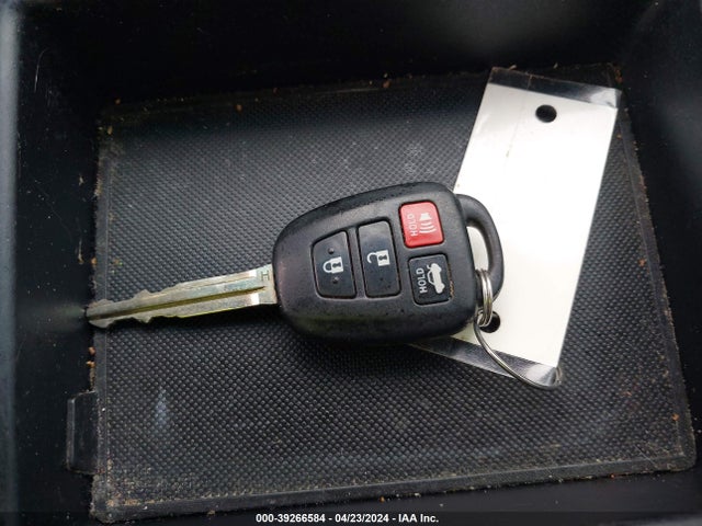 Toyota CAMRY LE 2016 4T4BF1FK1GR542203 Image 11