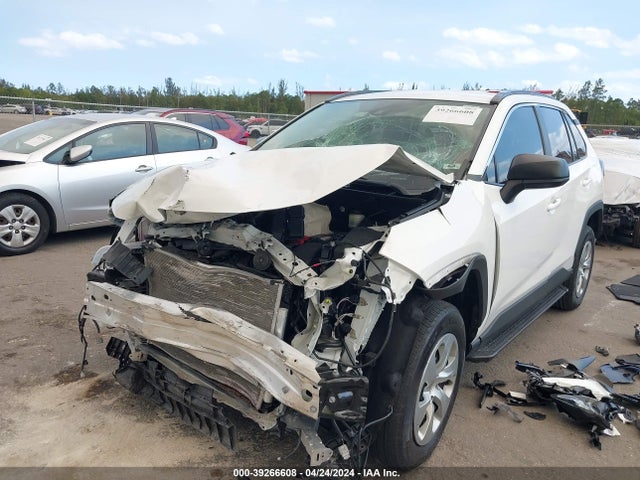 Toyota RAV4 LE 2019 2T3H1RFV1KW038326 Image 2